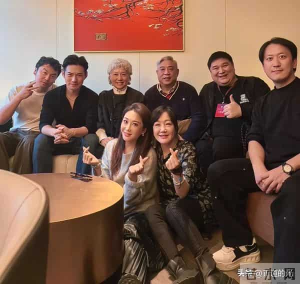 47岁薛佳凝面部浮肿 与胡歌分手后16年零绯闻 杜若溪严屹宽姨化严重