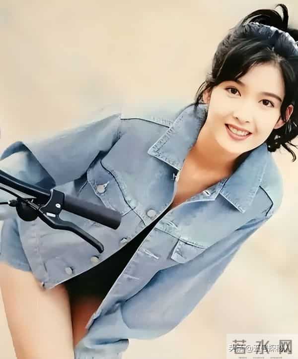 被戴8次绿帽子，3次被捉奸在床，这就是我们“玉女”守卫的爱情？