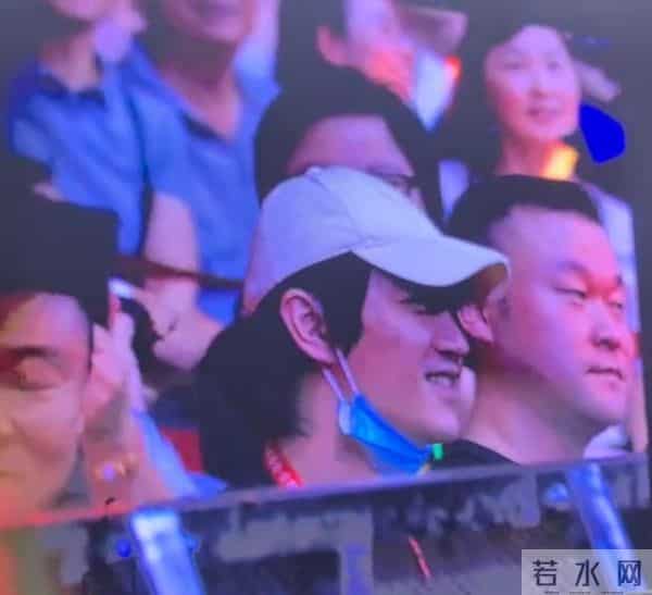 陈妍希20万，陈晓未公布，香港火灾捐款名单流出，俩人性格大不同