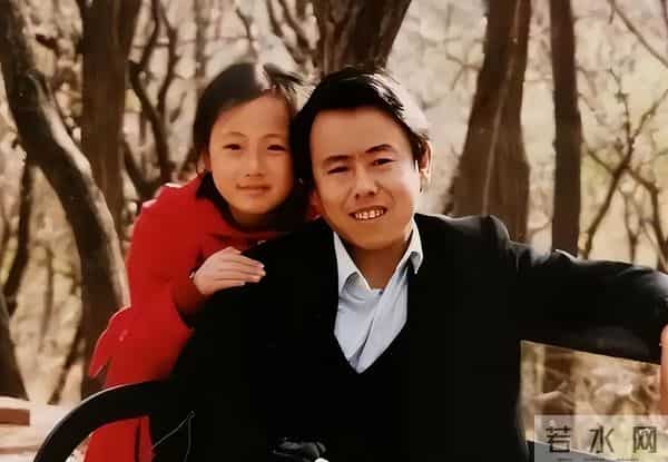 再多钱有什么用?潘长江女儿如今的现状,给所有父母提了个醒