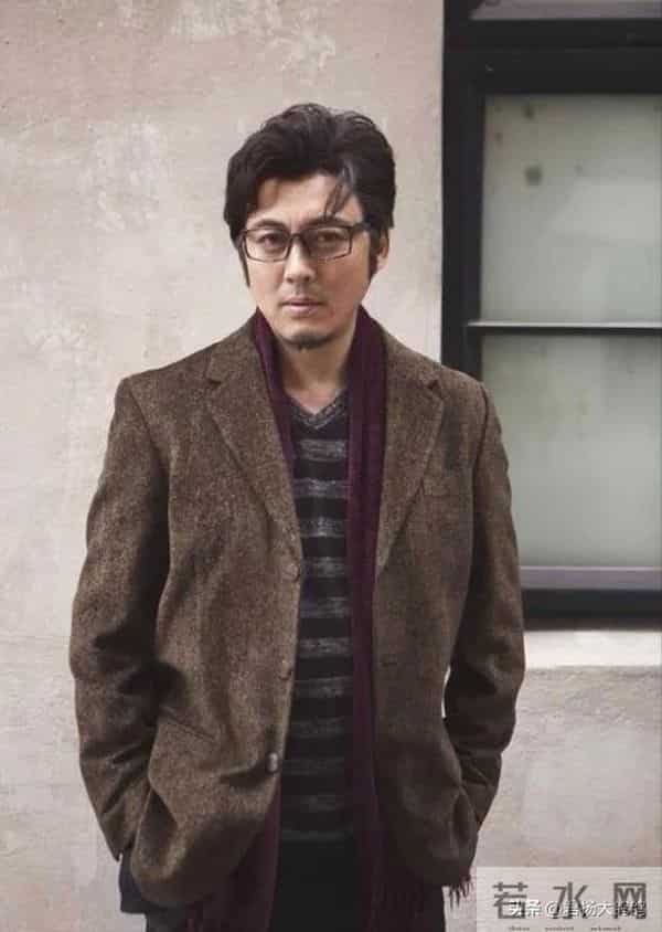 他是红楼第一美男,62岁住豪宅享天伦之乐,被家里仨女的“拿捏”