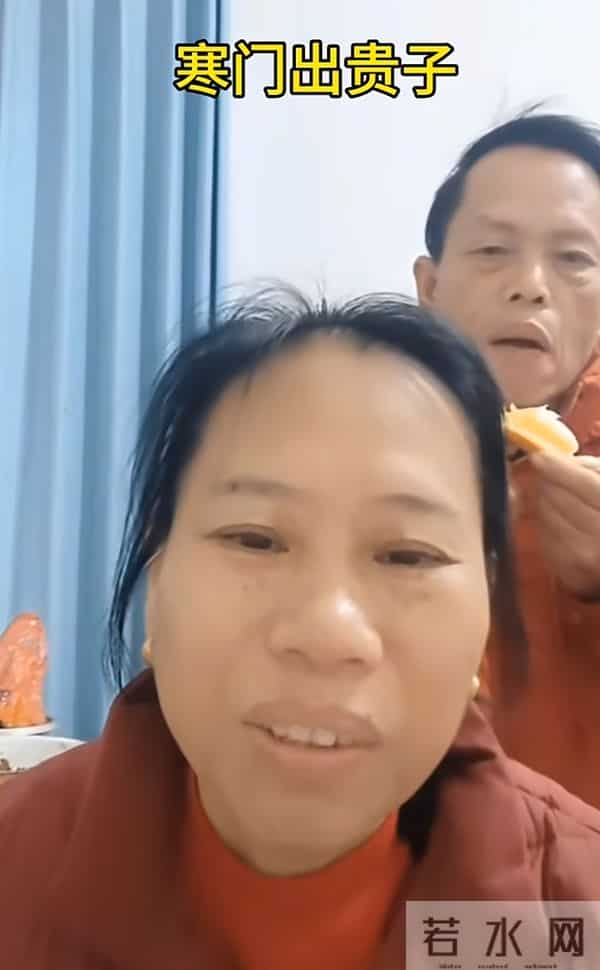 梁爸带货网友喊话赚钱搬家,网红路有望解决,堂哥中枪哭笑不得