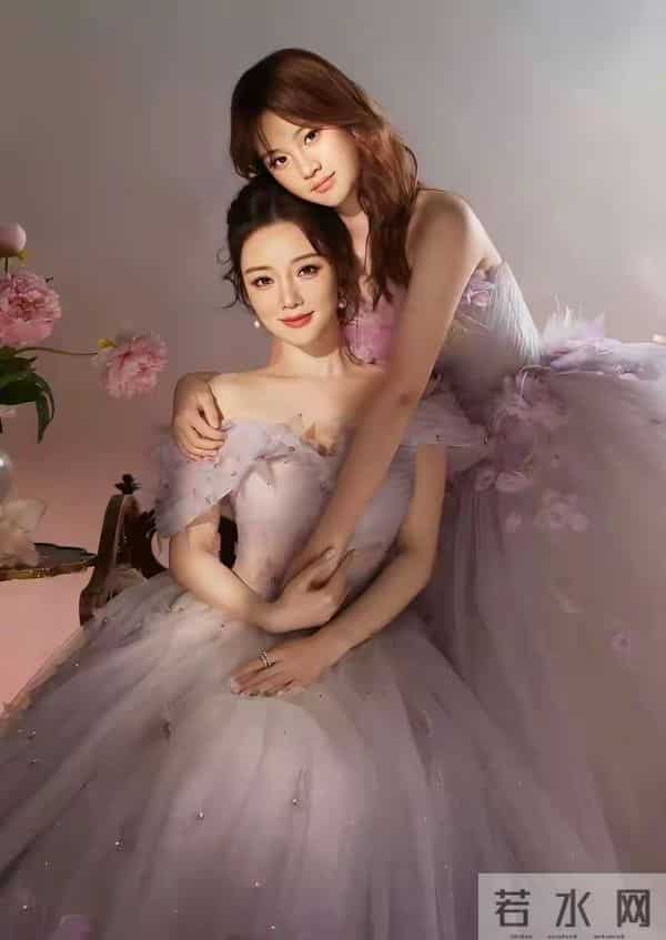 小甜馨长成大姑娘了和妈妈合影就跟姐妹花似的,五官像爸爸贾乃亮