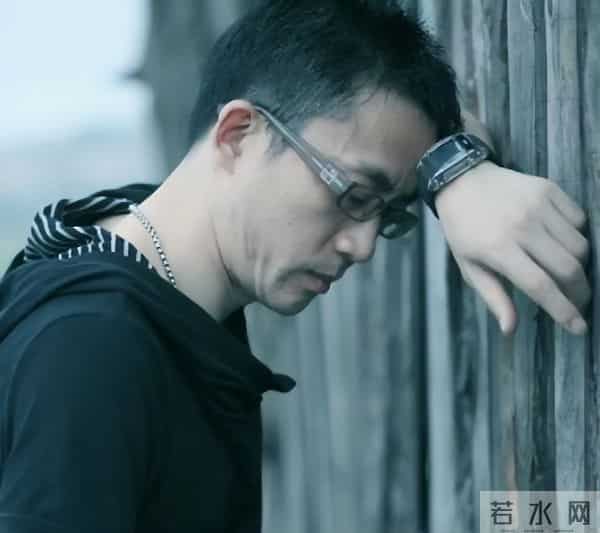 30年写歌越写越穷，前妻失望选择离婚，谁料51岁靠一首歌一夜成名