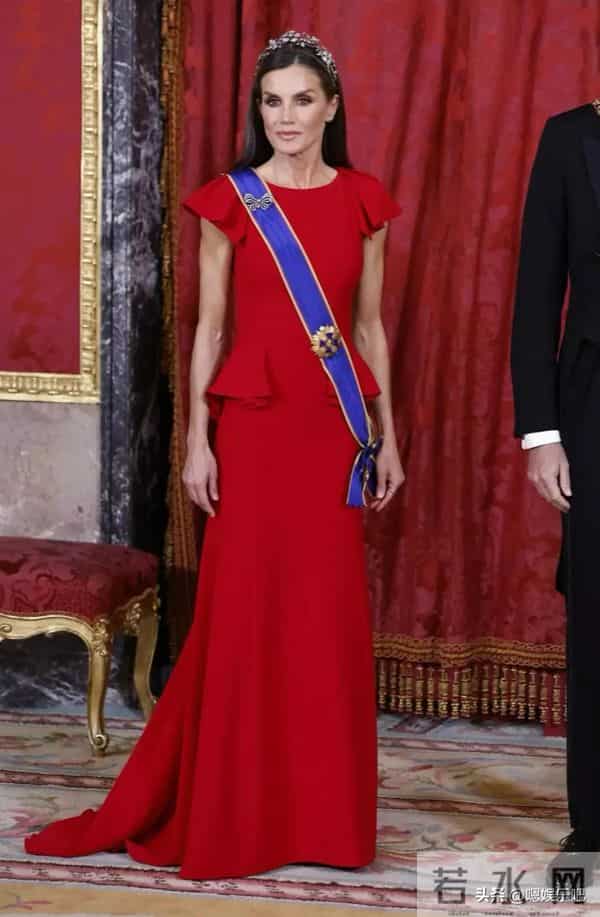 西班牙莱蒂齐亚王后的红色礼服,气场全开,难以复制的经典!