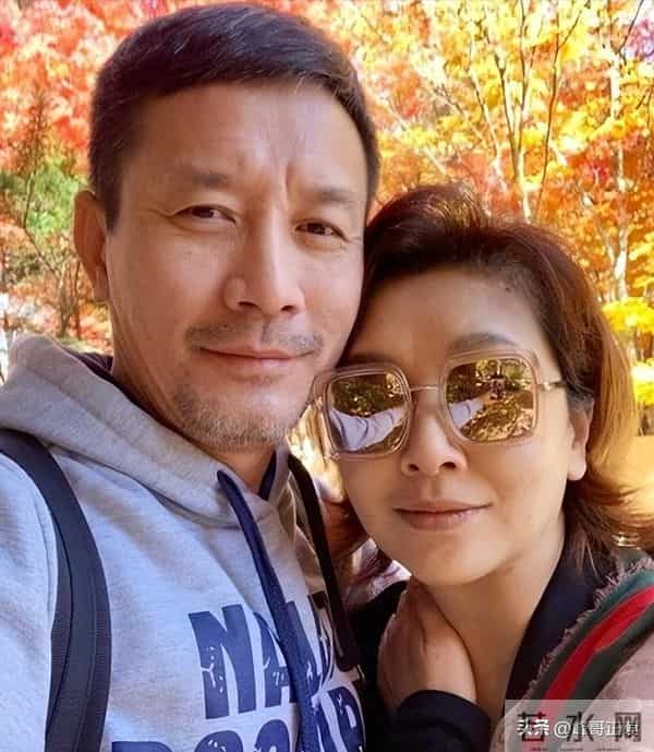 美人迟暮！看见57岁江珊现状才知道，原来一代女神也能优雅老去