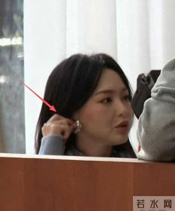 "守孝风波"升级,继罗晋复工后,唐嫣粉丝不忍了,一个举动成败笔