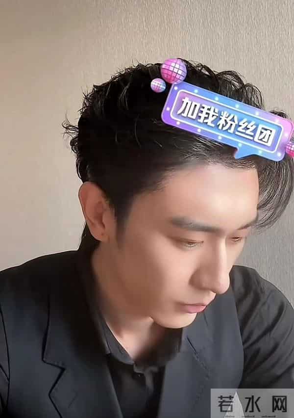 沉思最新直播眼泪打转，脸部瘦到凹陷，网友：手术完都没空休息！