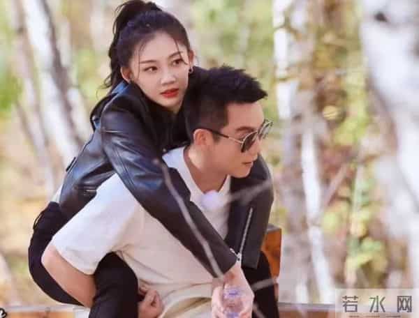 看了郑恺和苗苗合影，再看他和孙骁骁合影，生理性喜欢显而易见