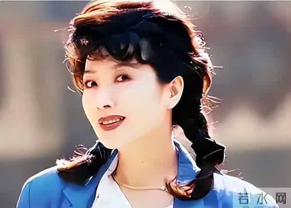 权色交易、陪睡上位，她压根不沾边，简直是娱圈的一股“清流”