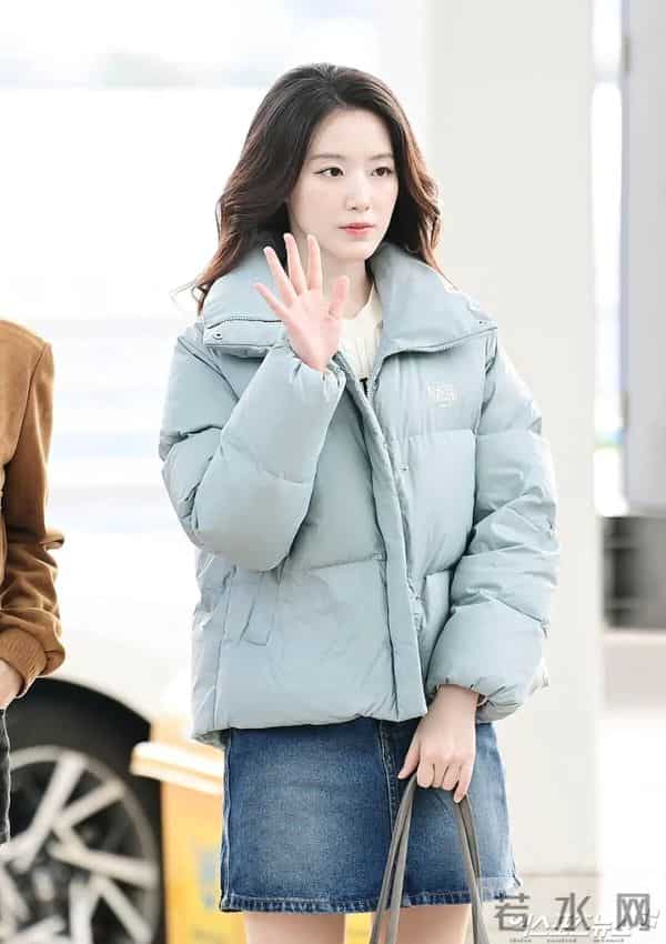 冷白皮穿搭模板来了！叶舒华这套冬装穿得太显气质