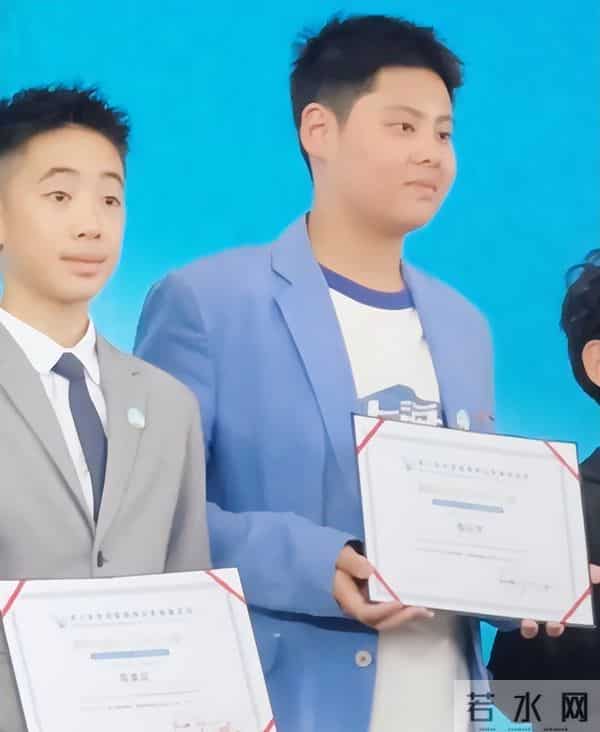 章龄之做梦也没想到，辛苦养大的12岁儿子，如今开始给陈龙长脸了