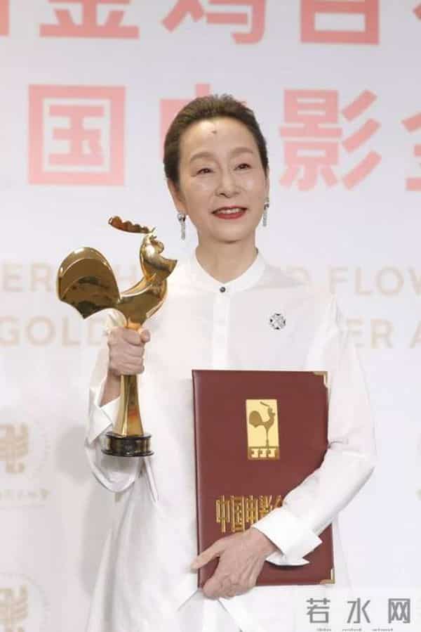 善恶终有报!奚美娟“单亲妈妈”人设崩塌,婚内出轨只是冰山一角