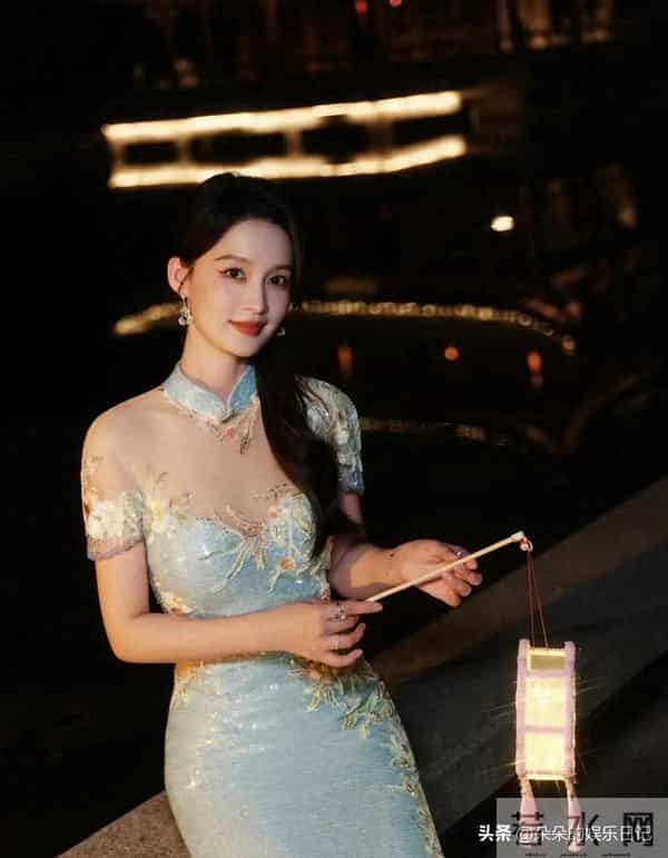 李沁的身材也太绝了,这组写真让人挪不开眼!