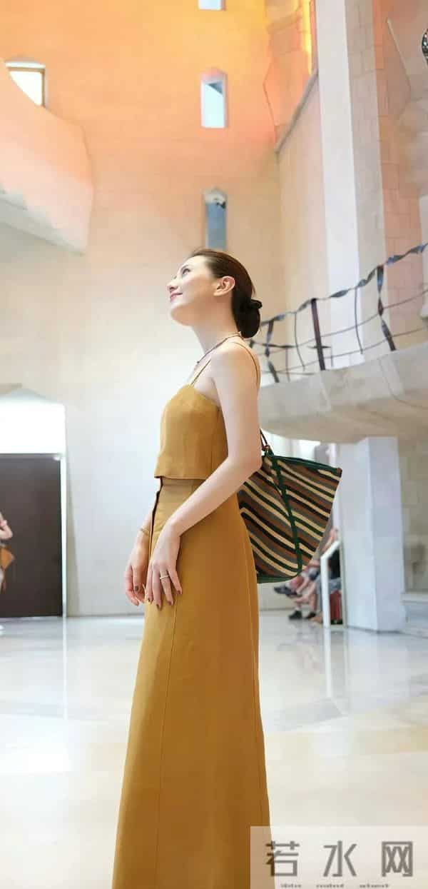 高圆圆生活写真自拍，太舒服了