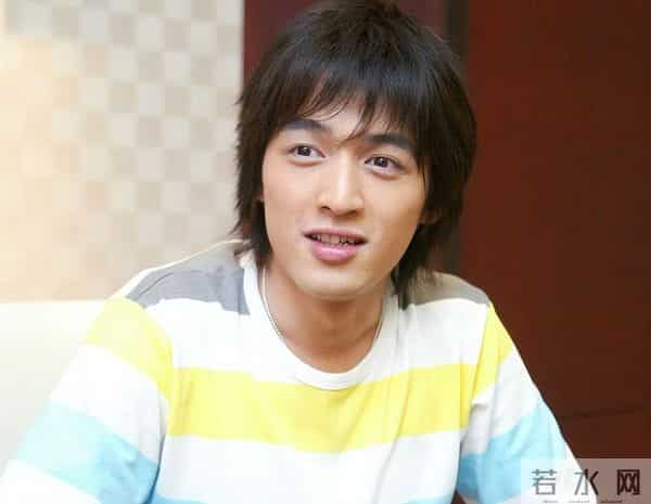 眼里没光了！47岁薛佳凝断崖式衰老，和高调秀二胎的胡歌两个画风