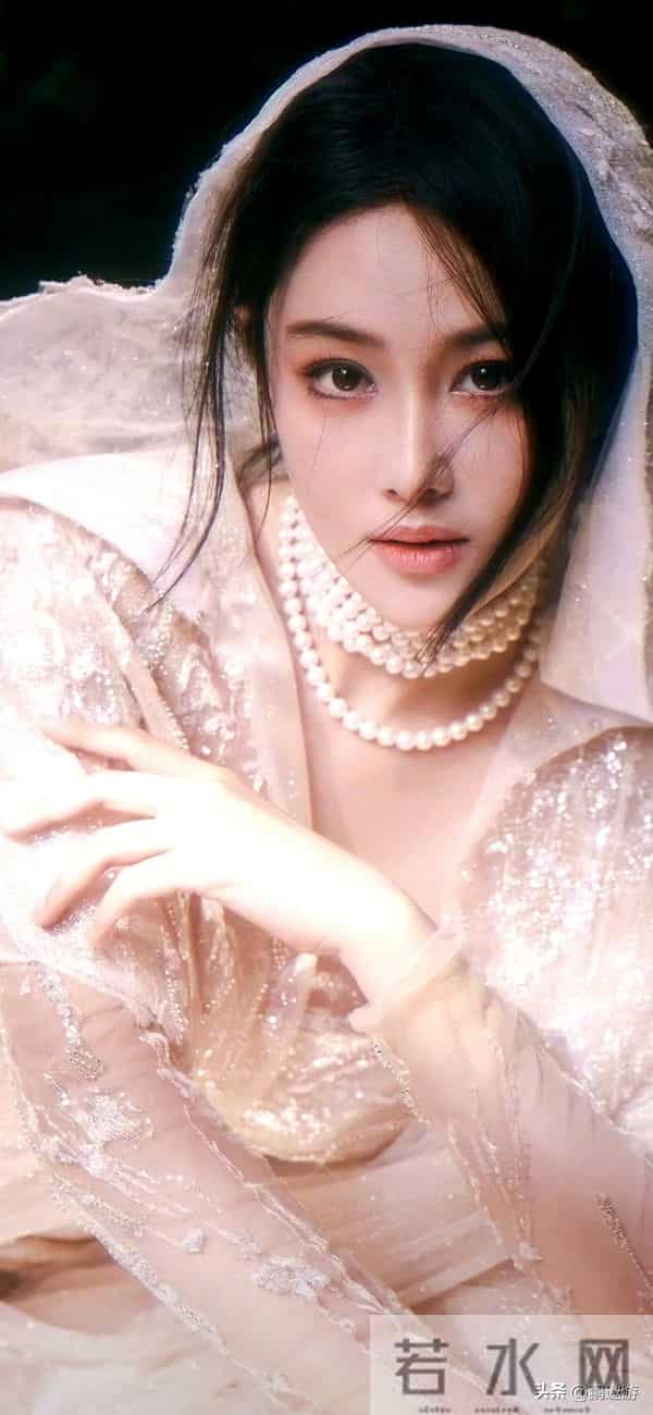 和李晨分手6年后嫁普通人,整个人都变样了,如今活成了人生赢家