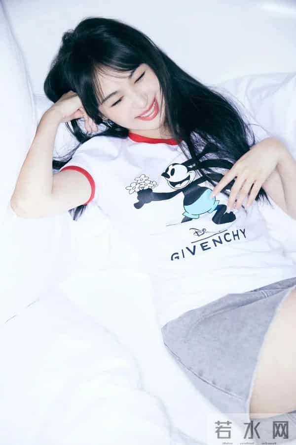 李菲儿美白小脚丫 美美滴