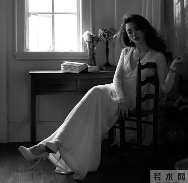 戚薇 最新内衣代言照片,这个身材真的太傲人了