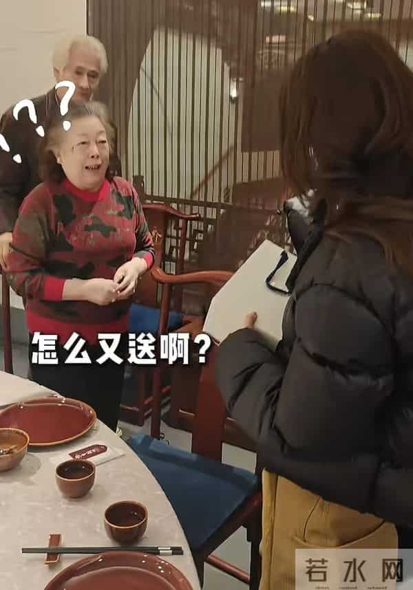 一场生日，演员章龄之被狂赞！暴露了她当儿媳的“情商”！