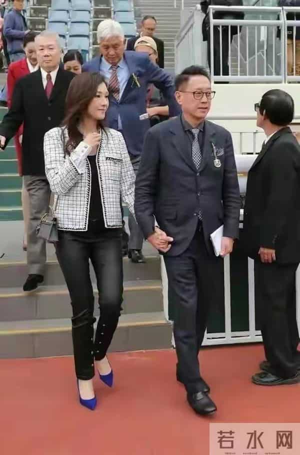 这么多年了，能让李嘉欣死心塌地的，也只有许晋亨一个人