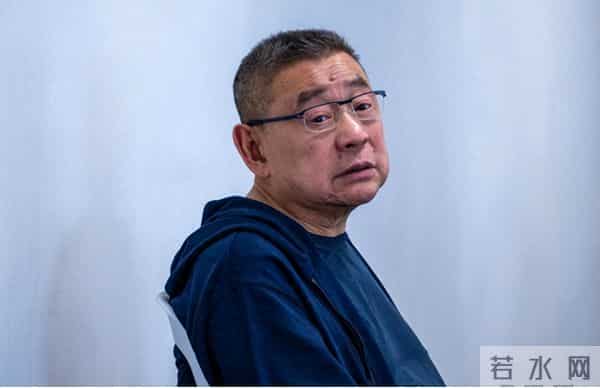 比李嘉诚还狠？香港富豪套现500亿离场，抛弃发妻，结局令人唏嘘