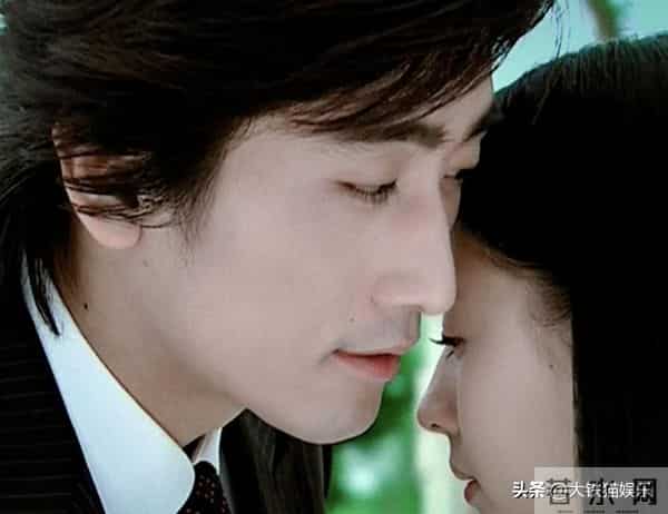 车仁表儿子大婚，58岁喜公公比新郎还帅，网友：法拉利生了辆夏利