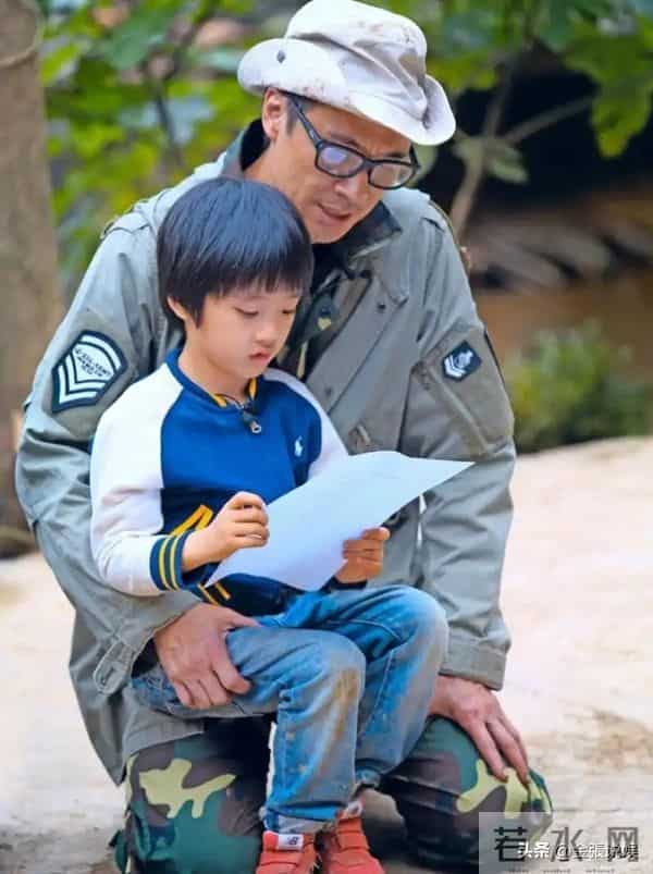 嫁给吴镇宇23年没做过饭，53岁仍似少女，她堪称最美的女星