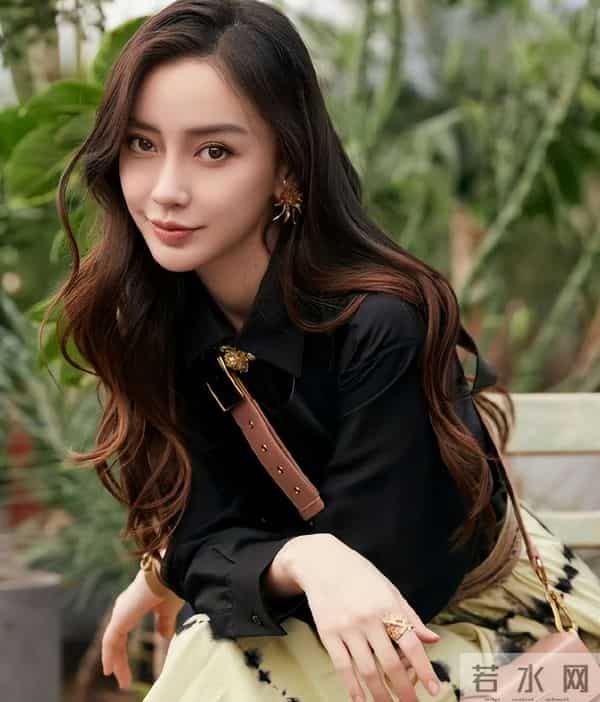 黄晓明也没想到，被他万分嫌弃的前妻杨颖，已经走上了另一条路