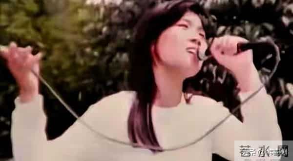 59岁田震从澳洲回国开演唱会，遭抵制，拒绝国内赚钱国外花