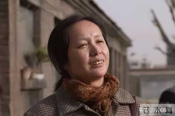 59岁蒋雯丽现状，淡出娱乐圈，定居英国，成为婚姻中真正的赢家