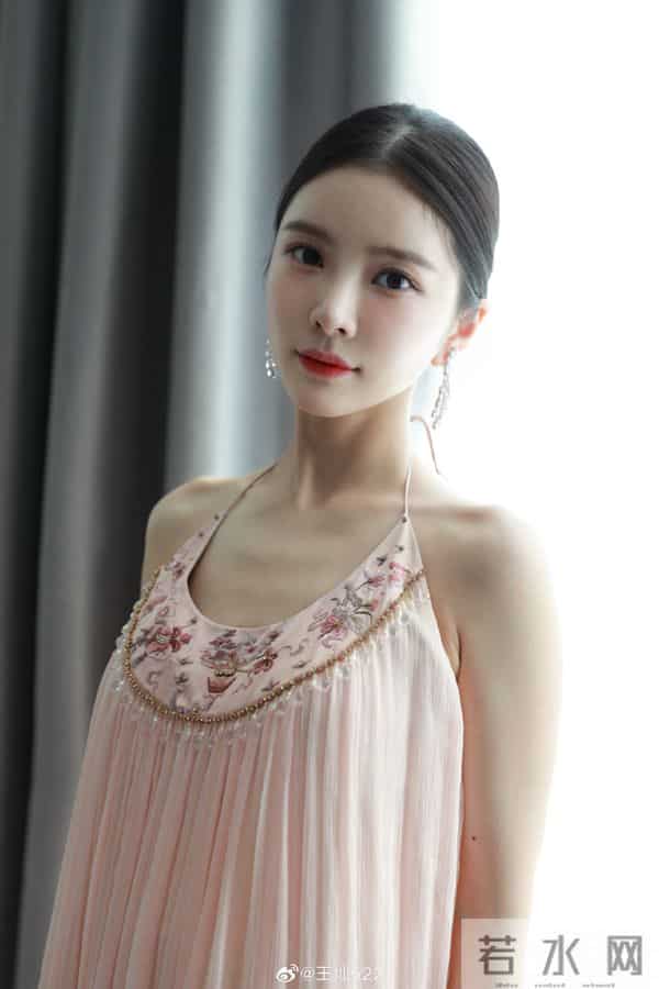 杜淳老婆开心宣布增肥16斤,整个人圆一圈,已胖出小肚腩