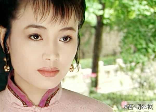 19岁嫁豪门,20岁生儿子,月子没坐完就逃离豪门,如今过得如何了