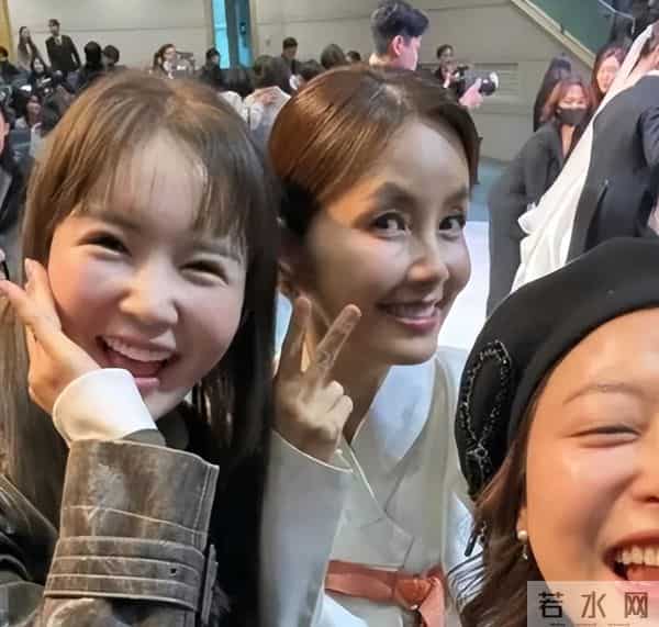 演员车仁表儿子结婚，夫妻俩满脸幸福，就是儿子的长相一般还显胖