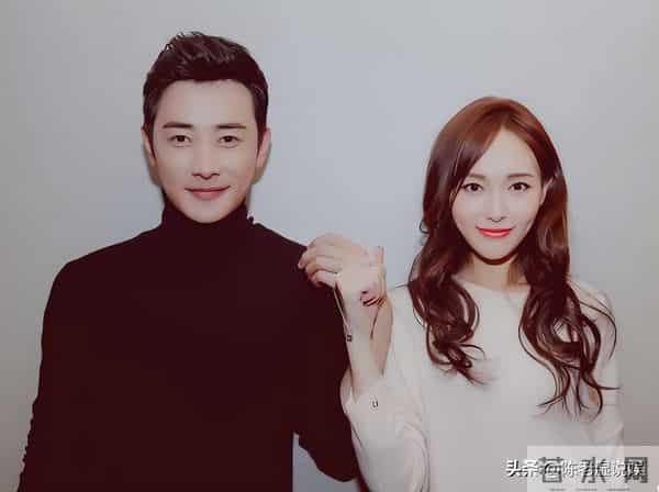 夫妻就是同林鸟，看到罗晋唐嫣并肩前行，才知什么是恩爱夫妻