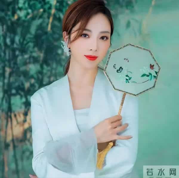 藏不住了？李思思离开央视原因曝光，原来她的“野心”不止于此！