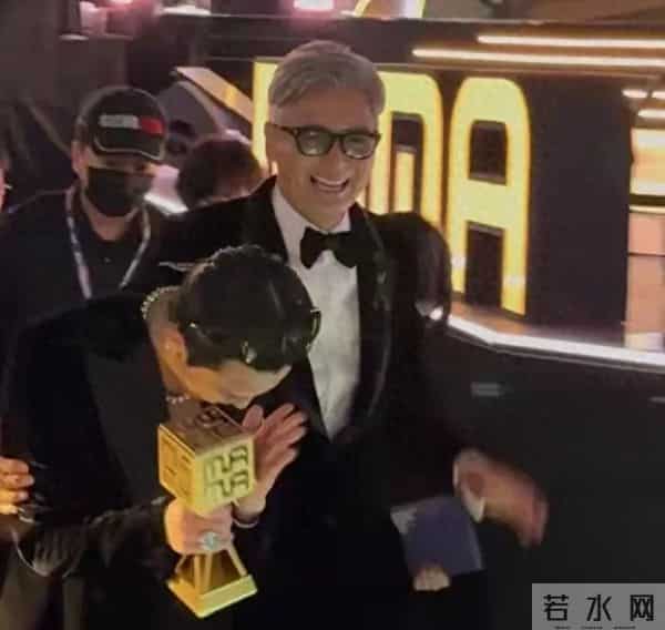 香港盛会颁奖仅两天,令人厌恶一幕发生,70岁周润发成众矢之的