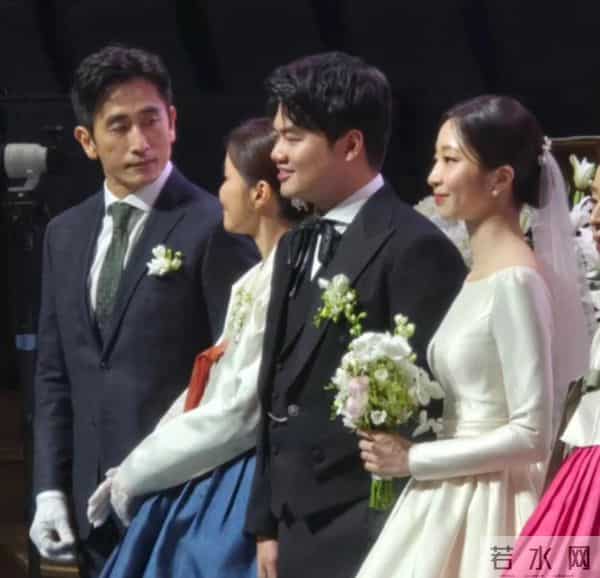 车仁表长子结婚,他和申爱罗出席儿子婚礼,58岁车仁表有儿媳妇了