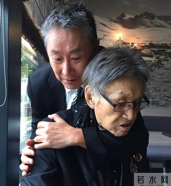 2018年，我国著名主持人赴瑞士安乐死，笑着举杯：需要1口闷吗？