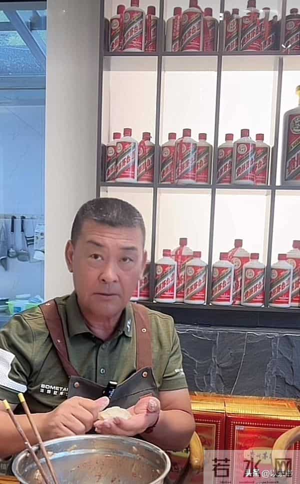 性子出了名的随和,曾身患癌症妻子不离不弃,演员侯传杲现状如何