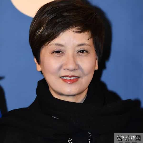 邓婕：大半辈为家操碎心，继子定居泰国生儿育女，晚年想定居成都