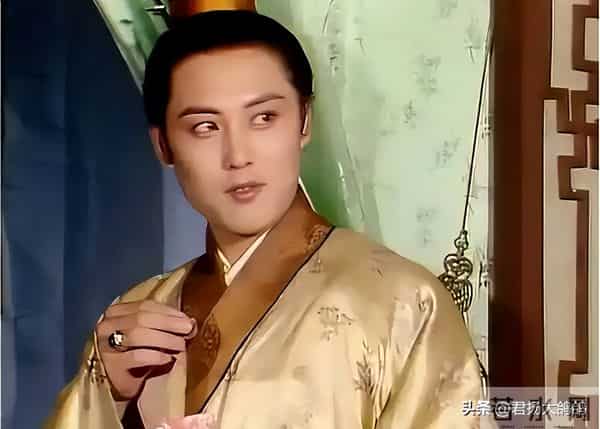 他是红楼第一美男,62岁住豪宅享天伦之乐,被家里仨女的“拿捏”