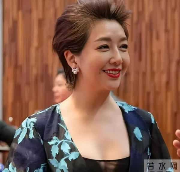 57岁江珊现状曝光！脸垮嘴斜，满头白发，一代女神终是迟暮