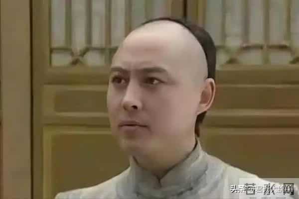 他是红楼第一美男,62岁住豪宅享天伦之乐,被家里仨女的“拿捏”