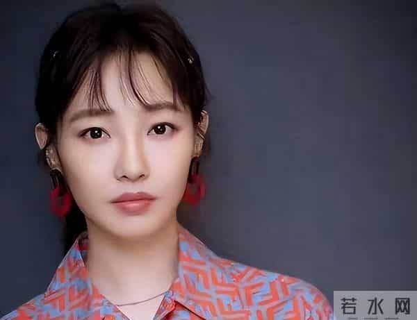 较量18年后，再看王珞丹和白百何现状，才发现她们根本不是一路人