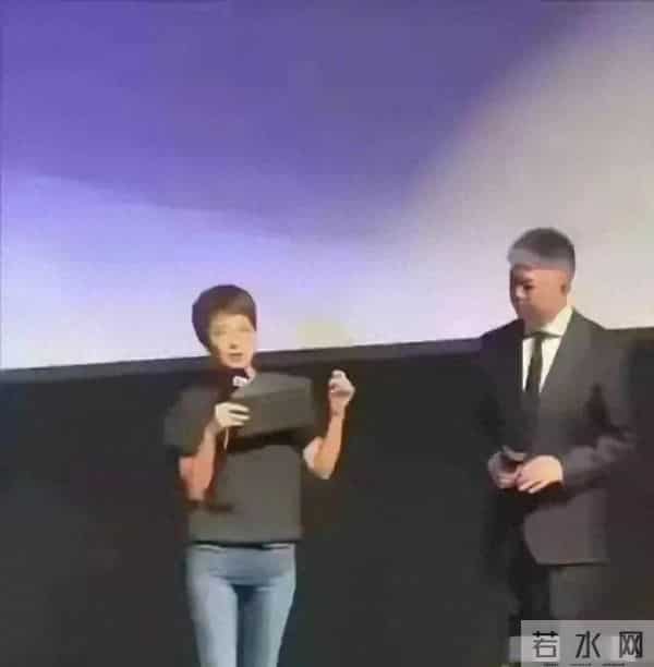 马伊琍这条裤子太绝了全场焦点