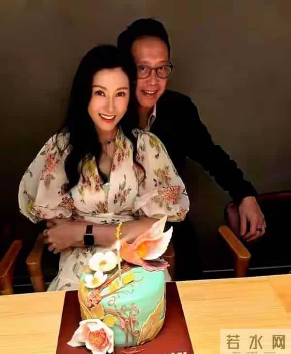 这么多年了，能让李嘉欣死心塌地的，也只有许晋亨一个人