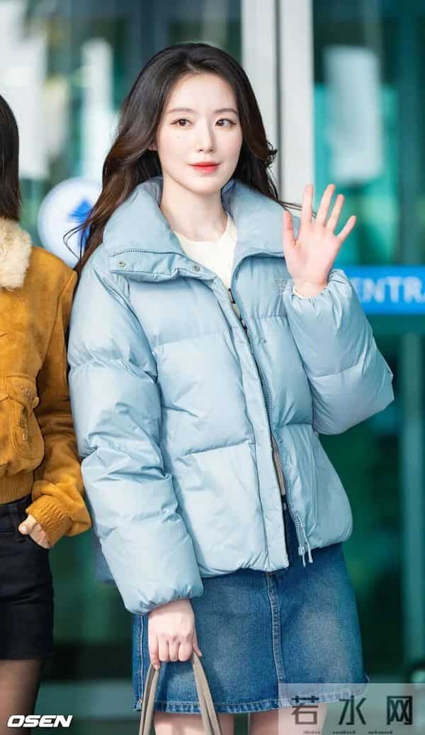 冷白皮穿搭模板来了！叶舒华这套冬装穿得太显气质