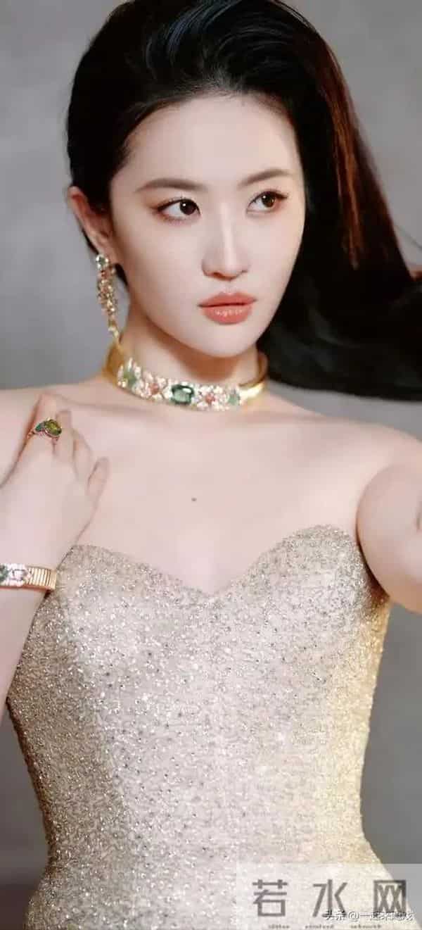 刘亦菲的美,清冷仙气,美得人不敢靠近