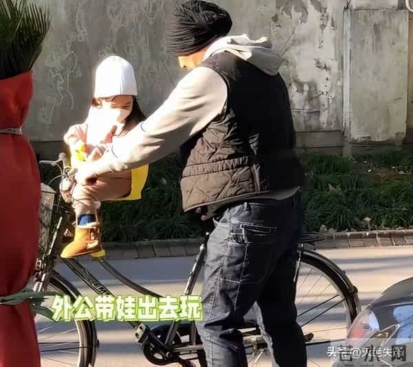 他是红楼第一美男，今62岁享受天伦，住豪宅被家里仨女的“拿捏”